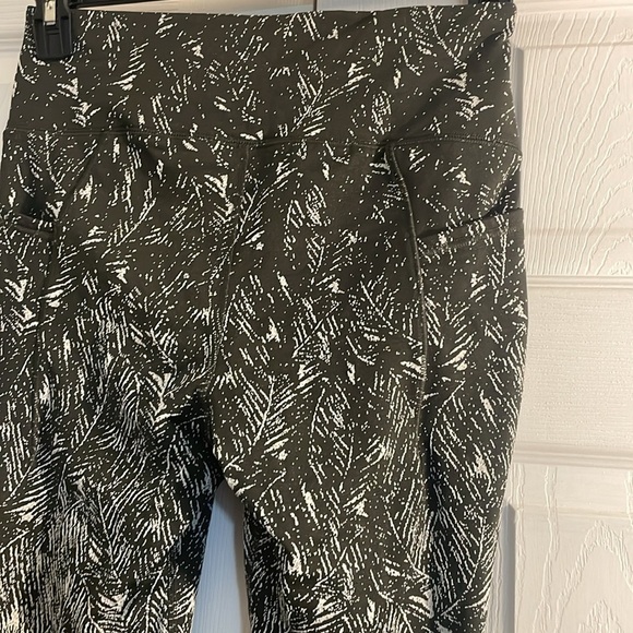All in Motion leggings medium - Picture 5 of 5
